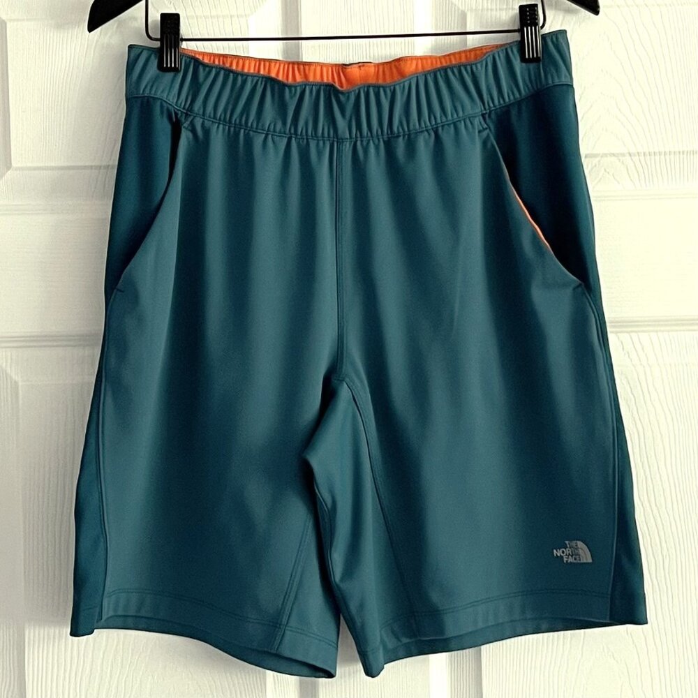The North Face men drawstring blue shorts pockets size M